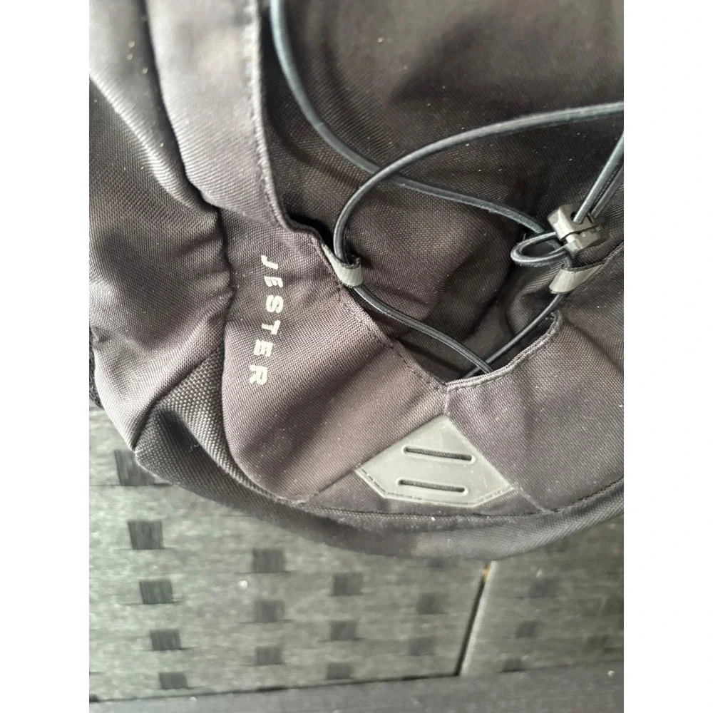 North face jester large back pack black
